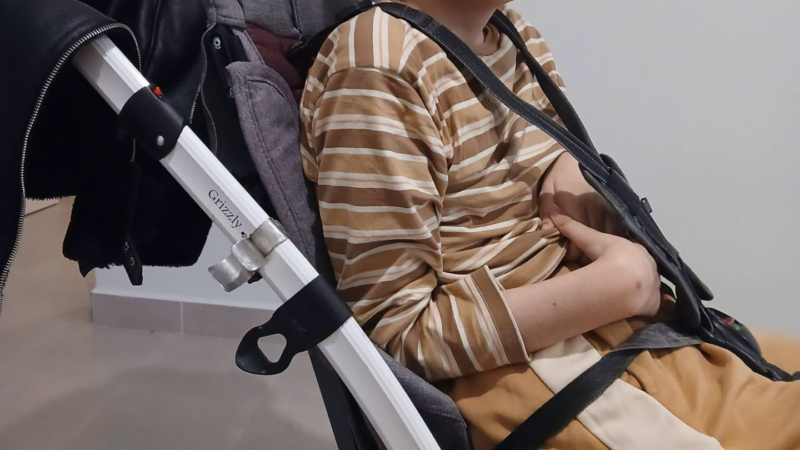 🚨 “Mi hijo necesita urgente su silla de ruedas”: el reclamo de una madre a OSECAC
