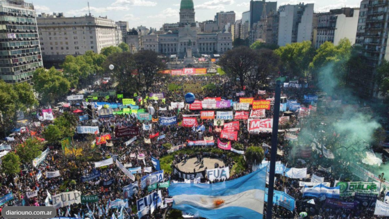 Universidades nacionales: masiva marcha federal reclama el cumplimiento de la ley de financiamiento